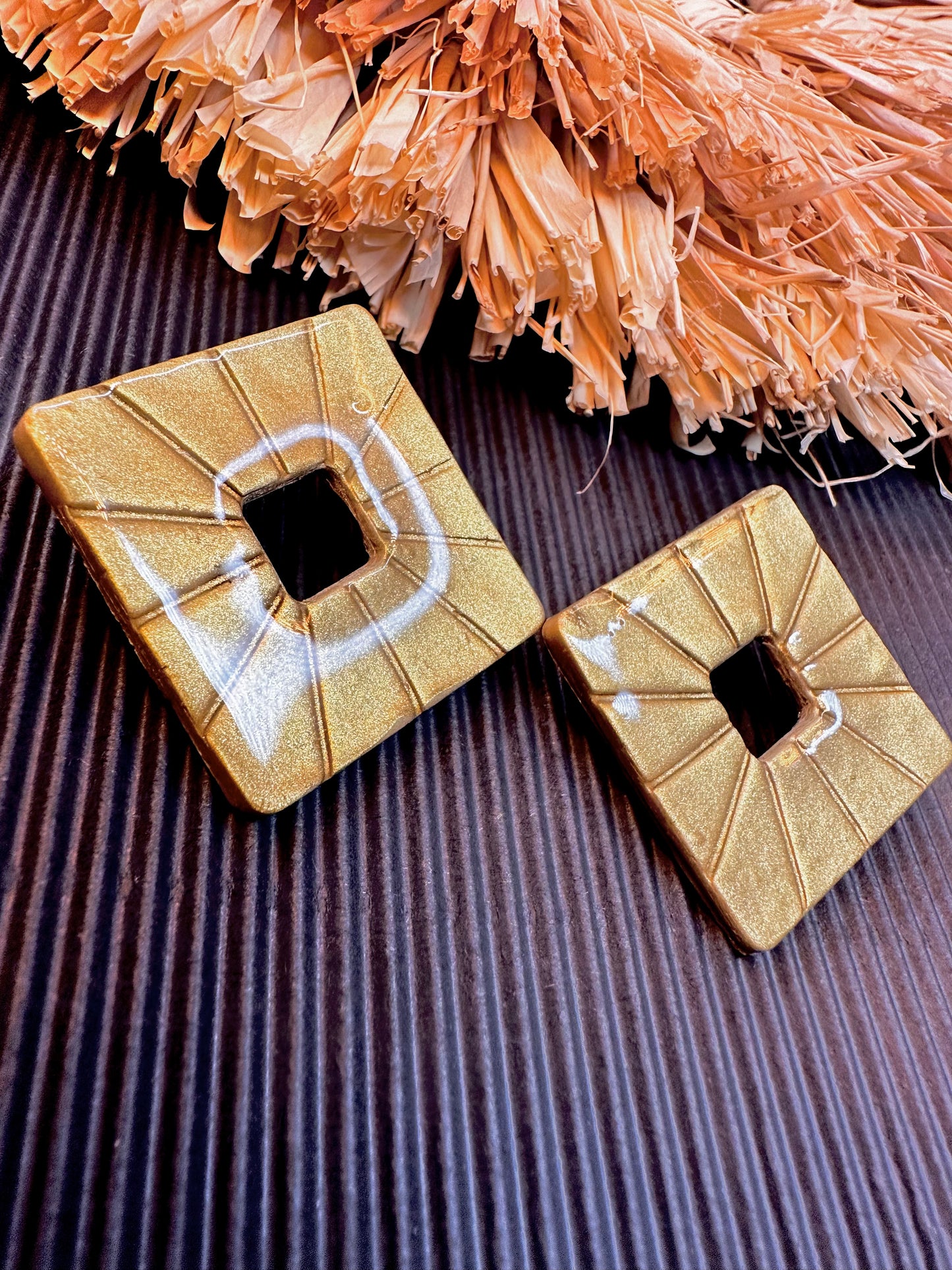 Diamond studs-gold